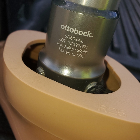 Prostetic Left Leg - Picture 2 of 10